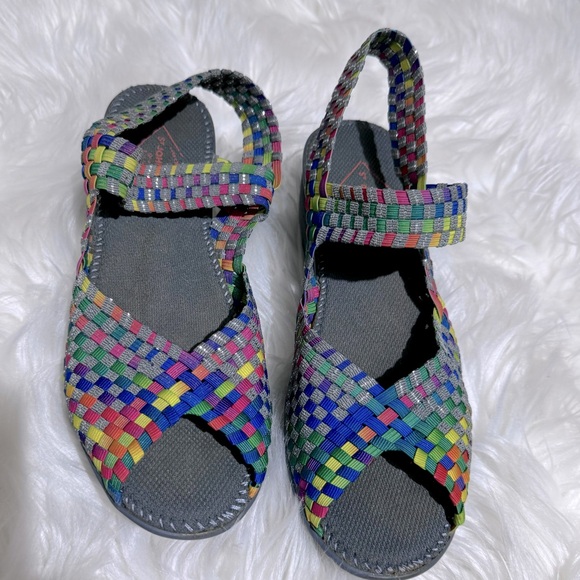 ⬇️$30 St Johns Bay colourful wedge sandals size 8 - Picture 2 of 5